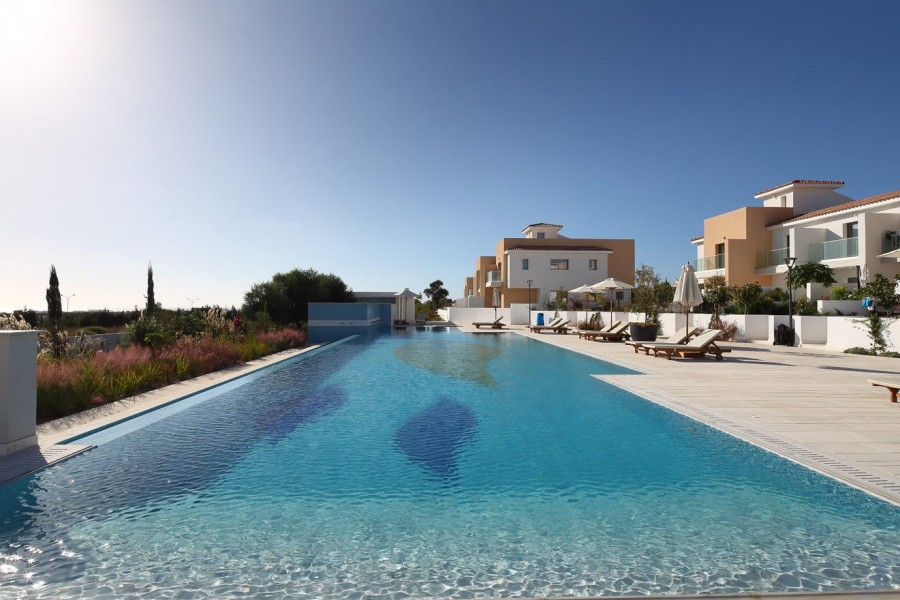 496074-town-house-for-sale-in-select-location_full