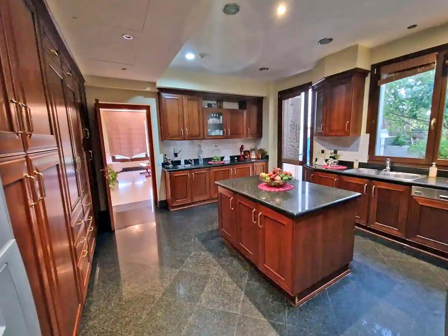 4b69825ee517d9b6c1c4bd2fdf476c0d-copy-large