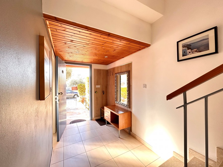 557045-detached-villa-for-sale-in-select-location_full