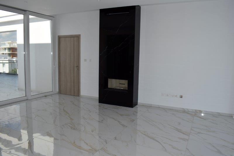 564139-amazing-three-bedroom-two-bathroom-penthouse-apartment-larnaca-centre_full