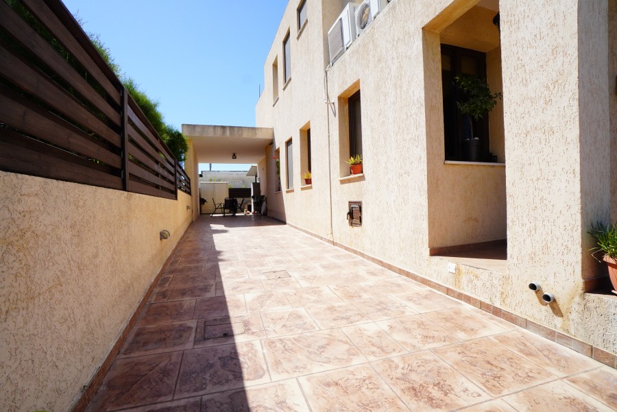 576860-semi-detached-villa-for-sale-in-livadia_full