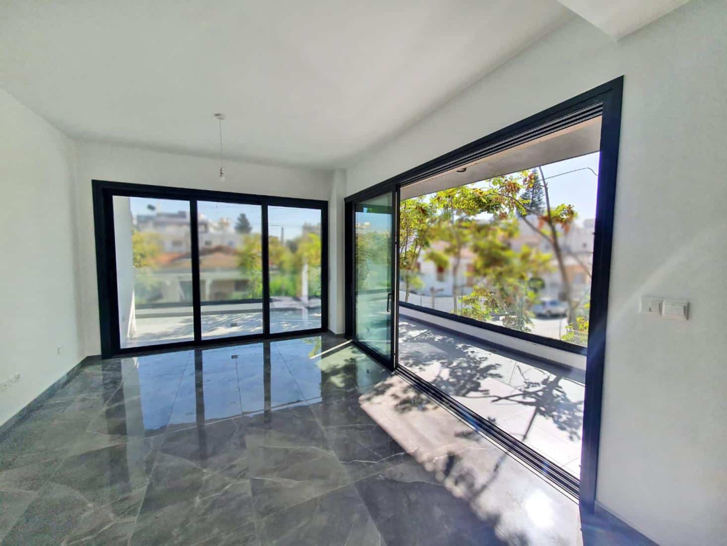 57c083ec-5118-4c35-b82c-ed9434d2095e-copy-large