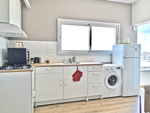 585726 apartment for sale in petrou pavlou full