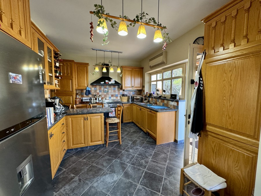 607589-detached-villa-for-sale-in-agios-tychonas_full