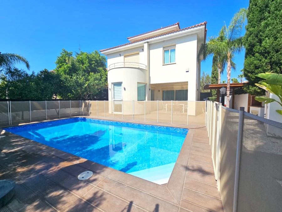 608611-detached-villa-for-sale-in-select-location_full