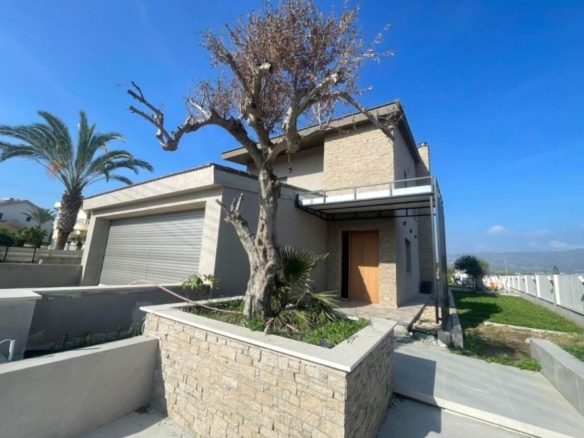 612415 detached villa for sale in parekklisia full