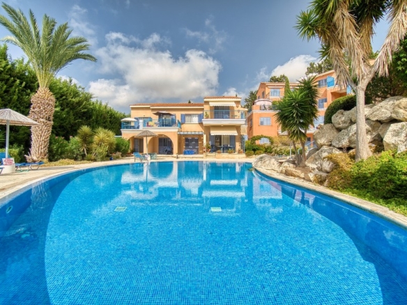 616183 town house for sale in chloraka full