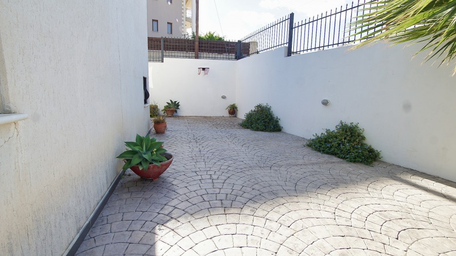 622599-detached-villa-for-sale-in-parekklisia_full