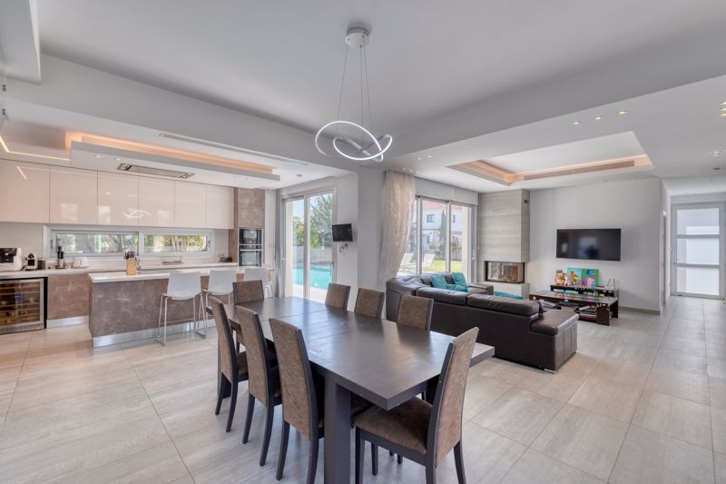 625251-detached-villa-for-sale-in-select-location_full