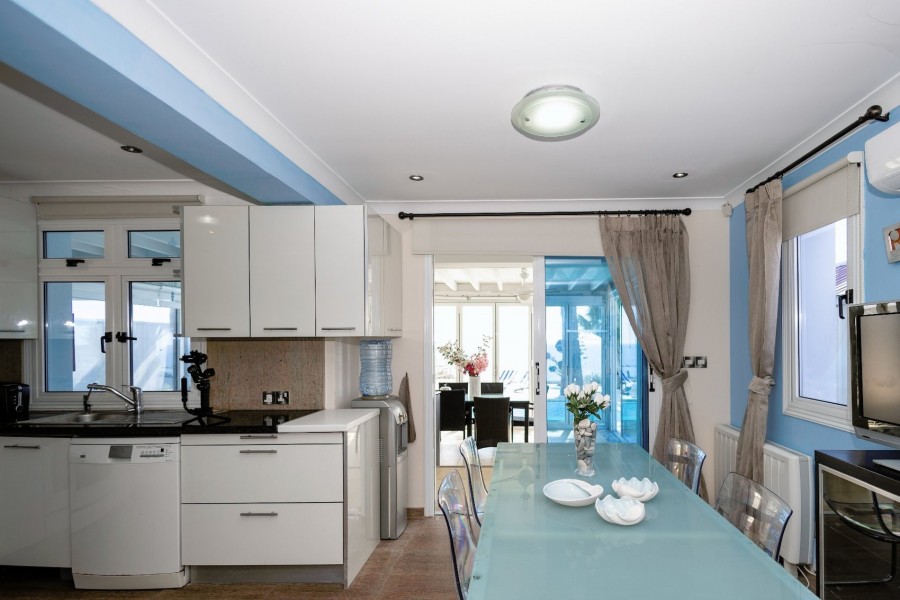 637325-detached-villa-for-sale-in-zygi_full-1