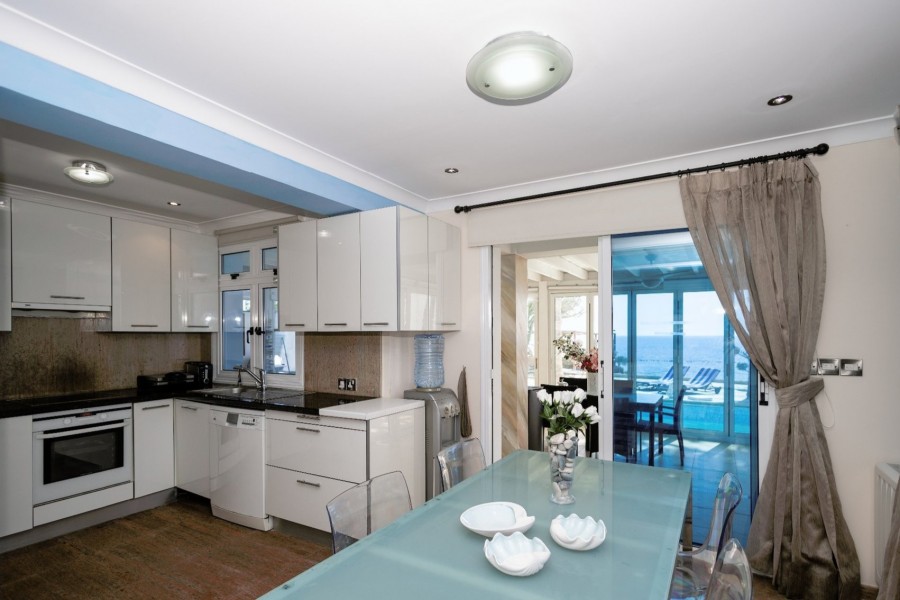 637326-detached-villa-for-sale-in-zygi_full-1