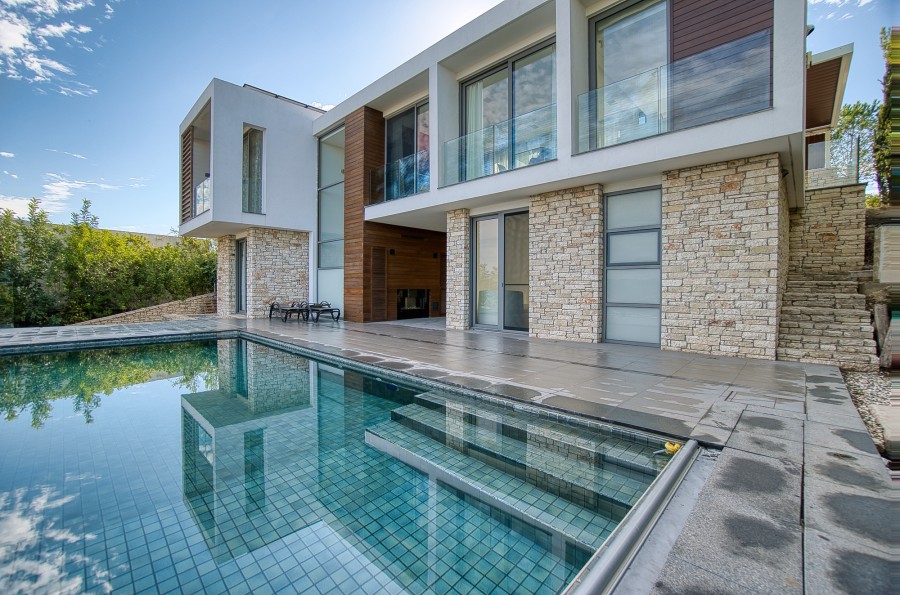 639317-detached-villa-for-sale-in-select-location_full