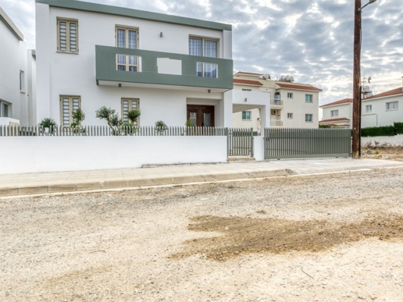 649905 town house for sale in paralimni full