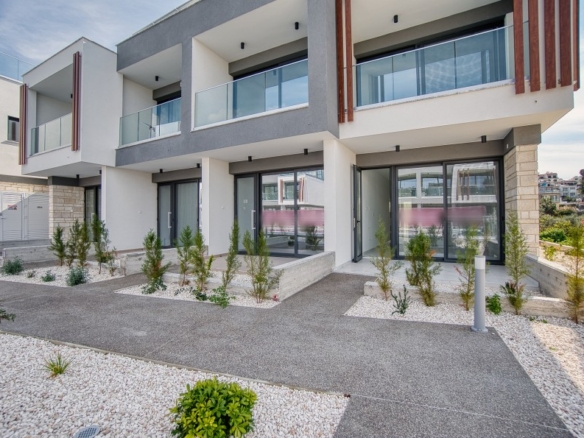 654956 town house for sale in chloraka full