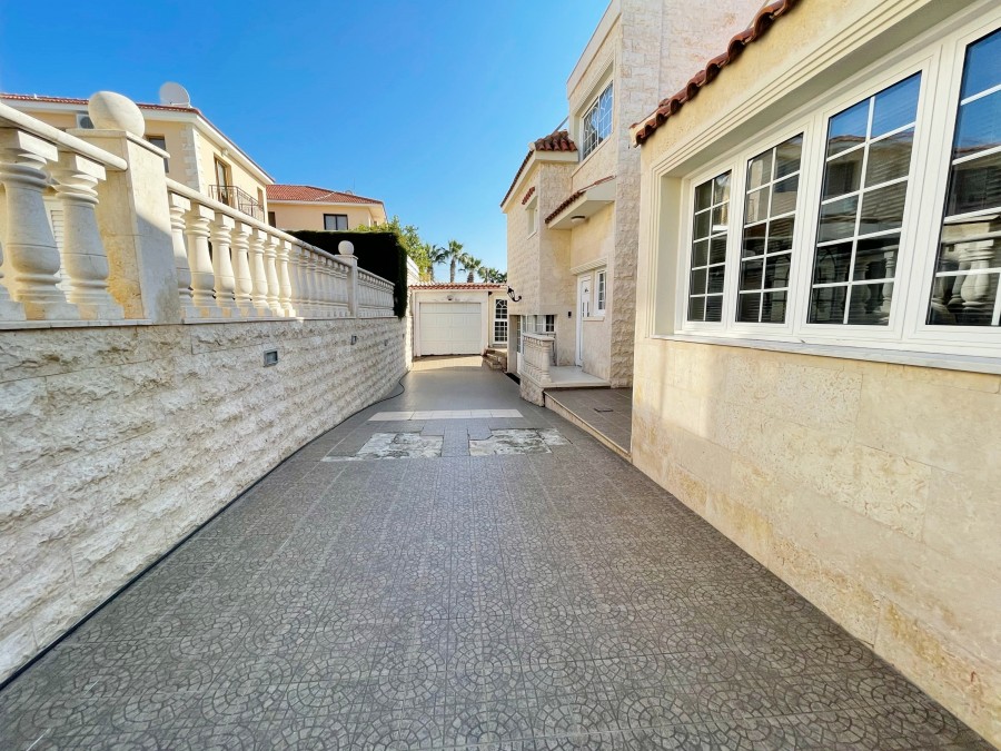 656073-detached-villa-for-sale-in-oroklini_full