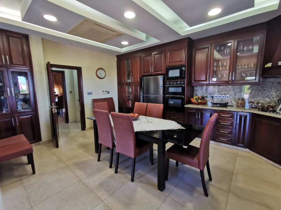 656668-detached-villa-for-sale-in-empa_full