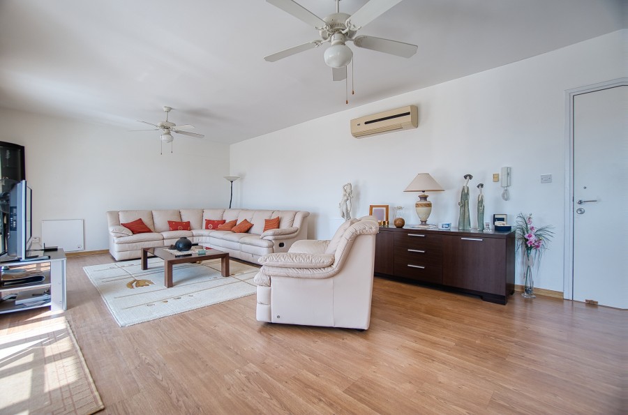 663702-detached-villa-for-sale-in-select-location_full