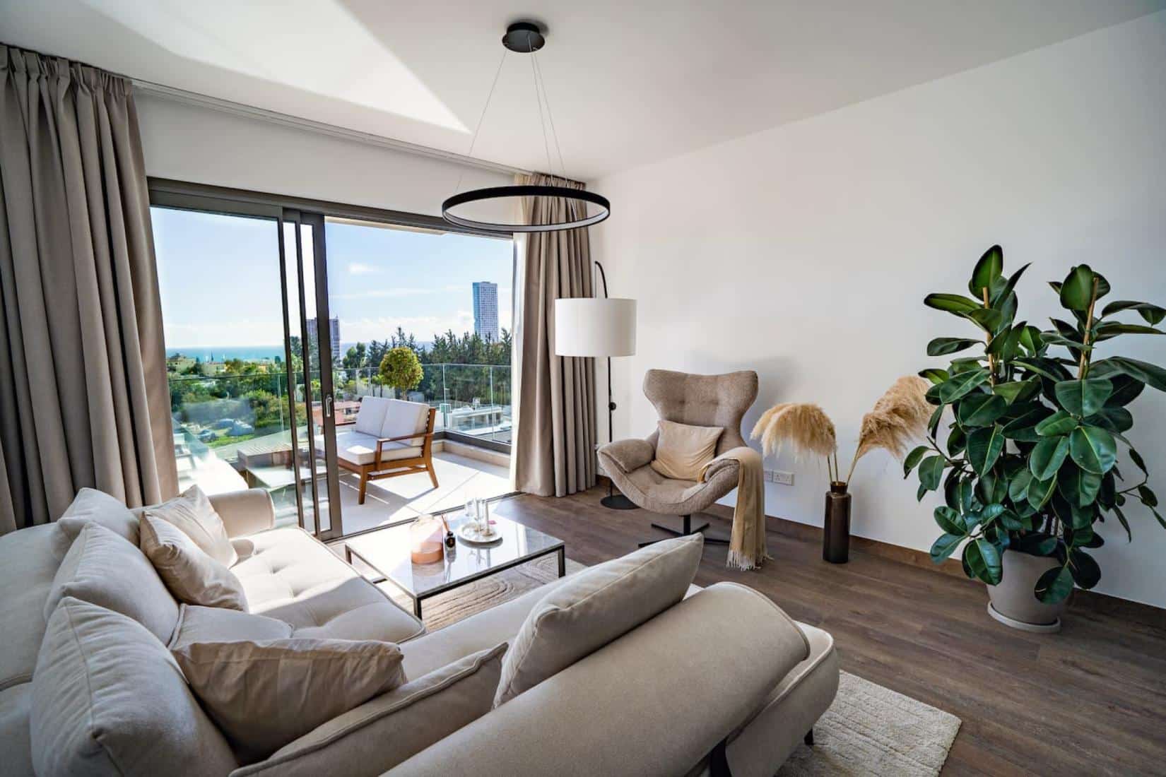 6666b0ae538404cec75be9c0-dsc0251-1-large