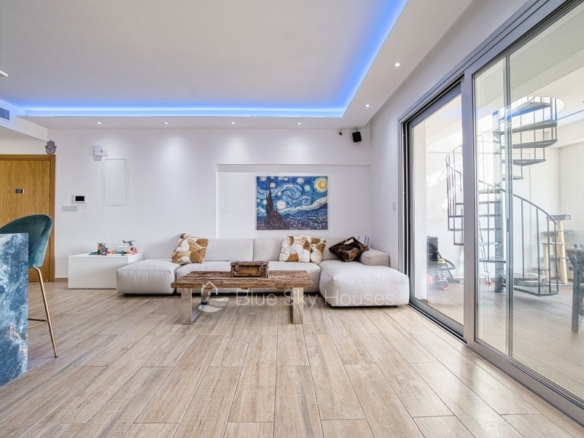 690311 penthouse for sale in zakaki full