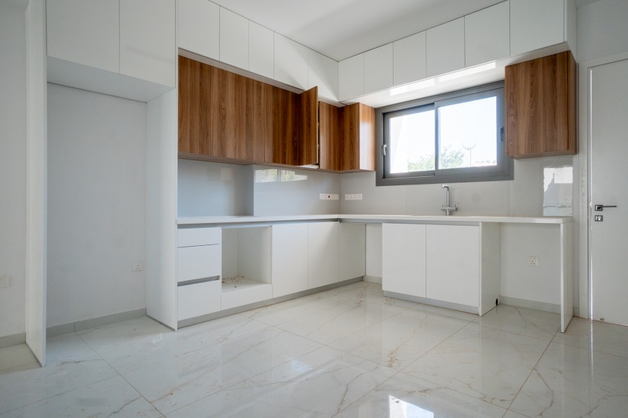 696846-apartment-for-sale-in-paphos-town_full