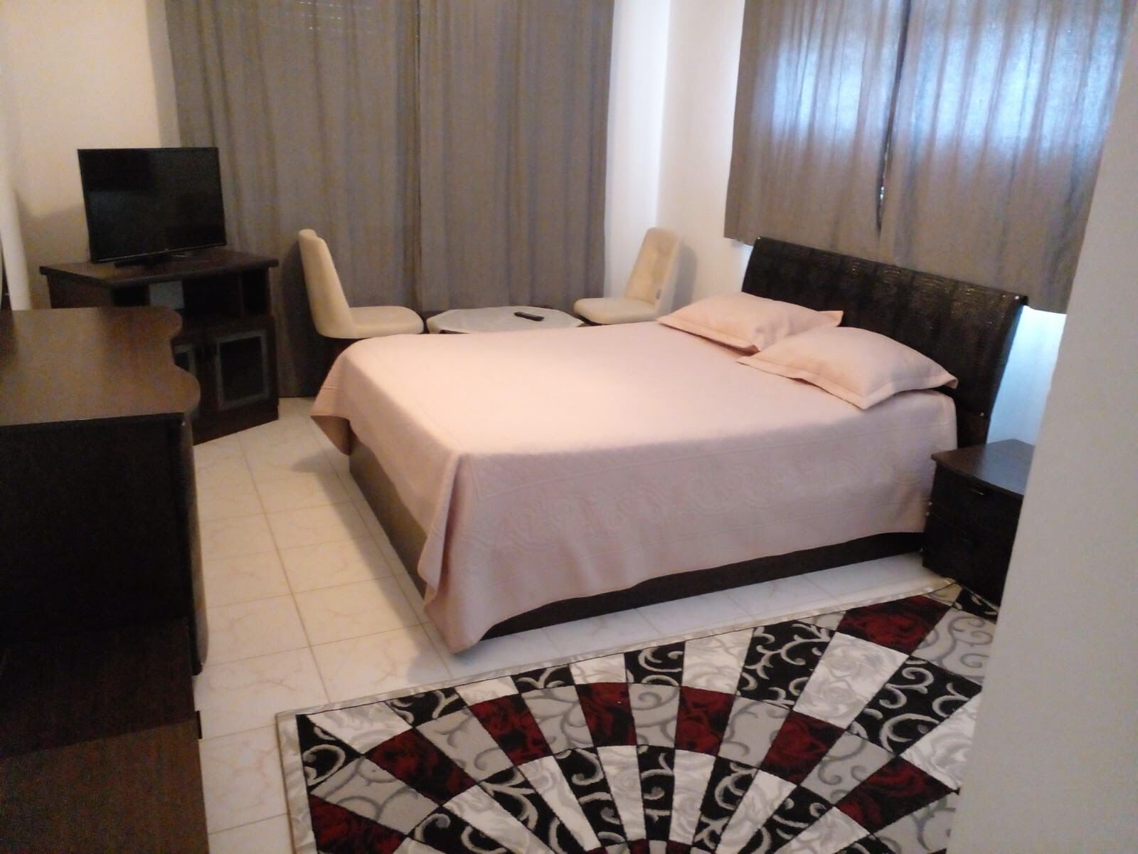 Luxury 3-Bed Villa in Cesme Elegant 3-bedroom villa with modern furnishings in Cesme, perfect for luxury living and investment.