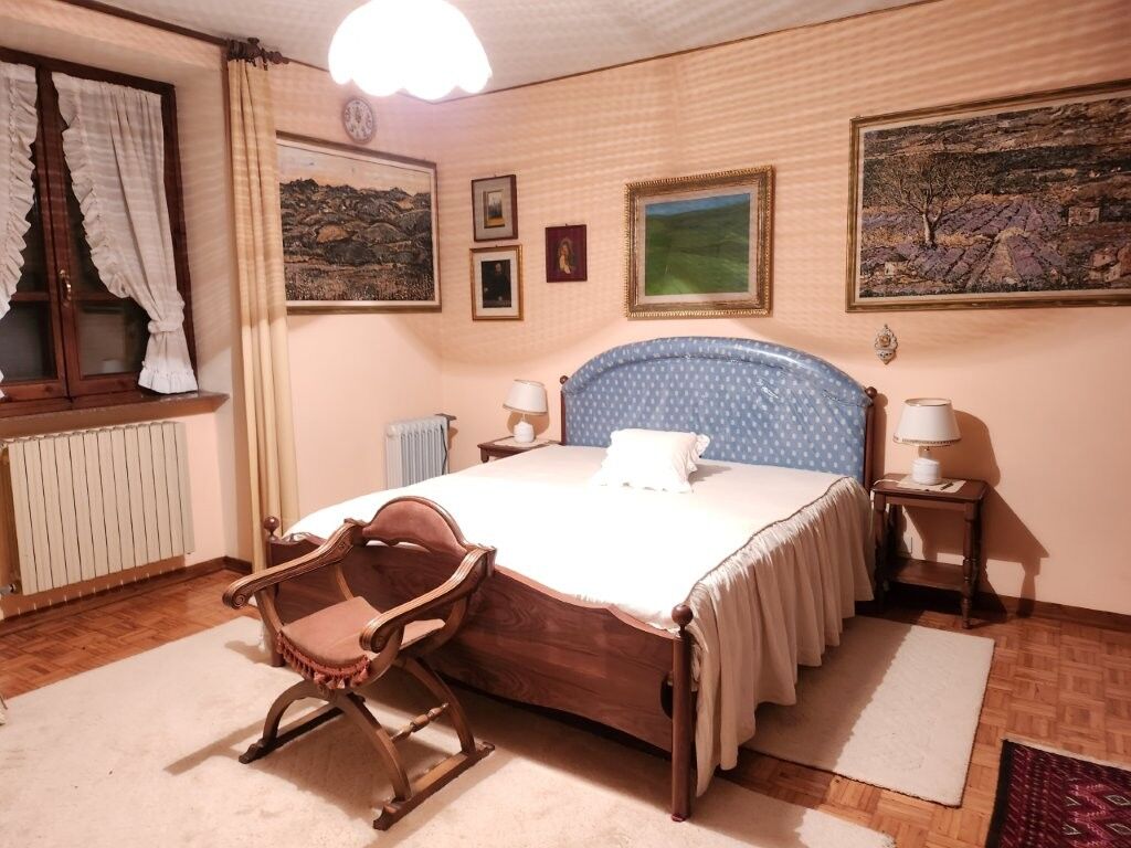 Luxury 5 Bed Country Villa for Sale In Salsomaggiore Parma Elegant bedroom in a luxury country villa in Salsomaggiore Parma.
