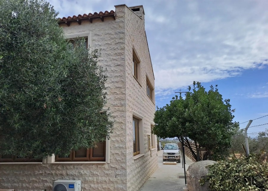 702731-detached-villa-for-sale-in-select-location_full
