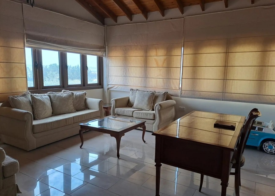702733-detached-villa-for-sale-in-select-location_full