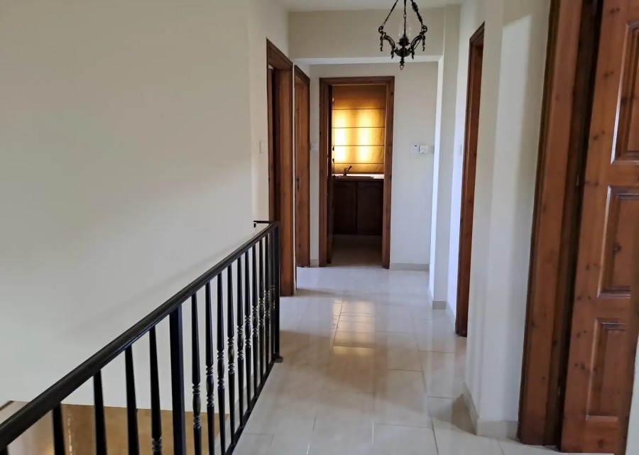 702734-detached-villa-for-sale-in-select-location_full