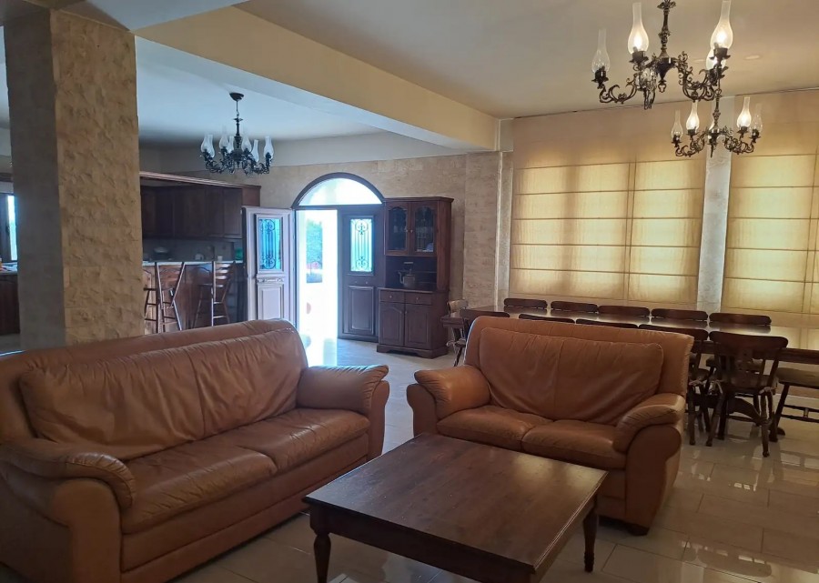 702735-detached-villa-for-sale-in-select-location_full