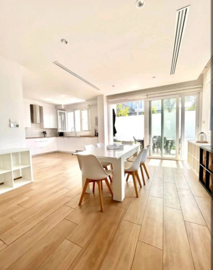 702795-detached-villa-for-sale-in-select-location_full