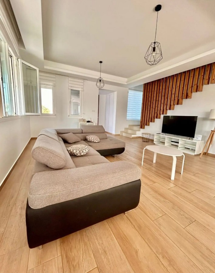 702798-detached-villa-for-sale-in-select-location_full