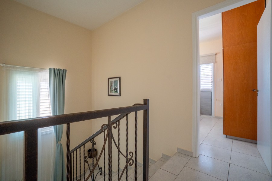 706630-semi-detached-villa-for-sale-in-kato-paphos-universal_full