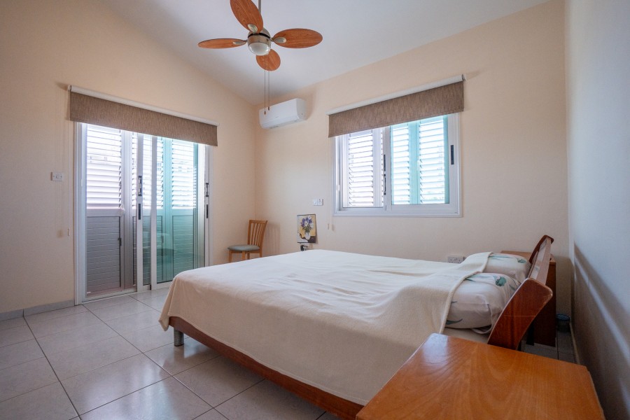 706632-semi-detached-villa-for-sale-in-kato-paphos-universal_full