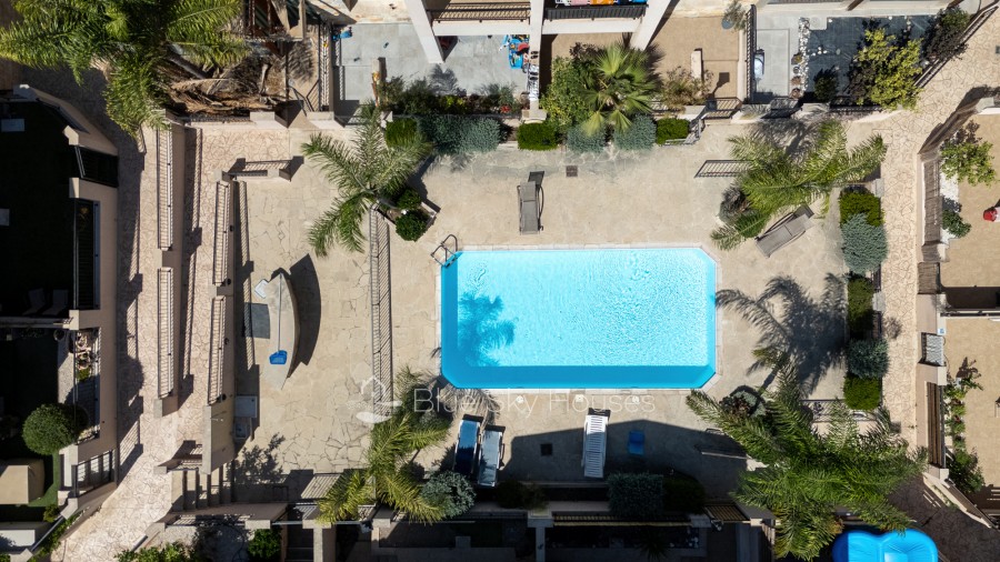 710456-town-house-for-sale-in-moni_full