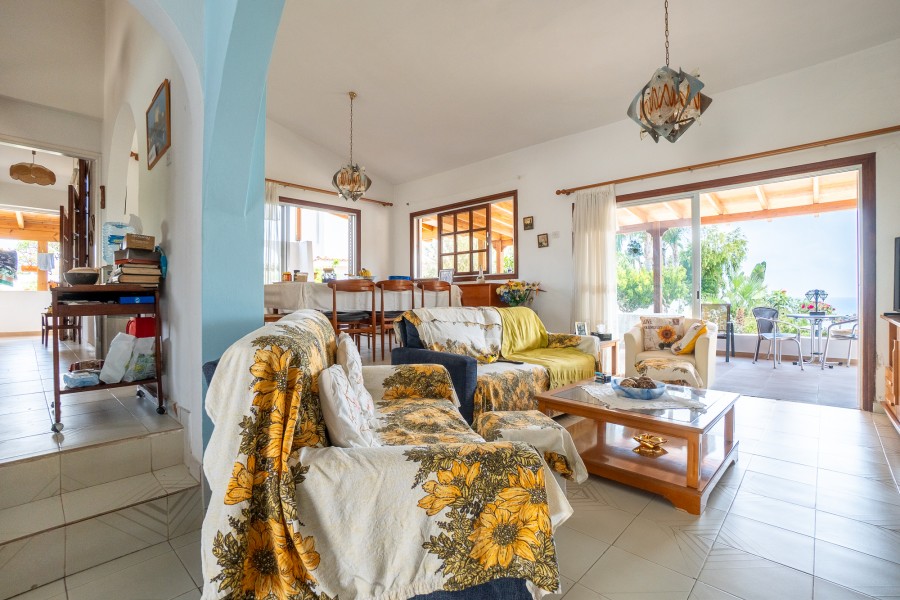 715635-detached-villa-for-sale-in-pegia-coral-bay_full