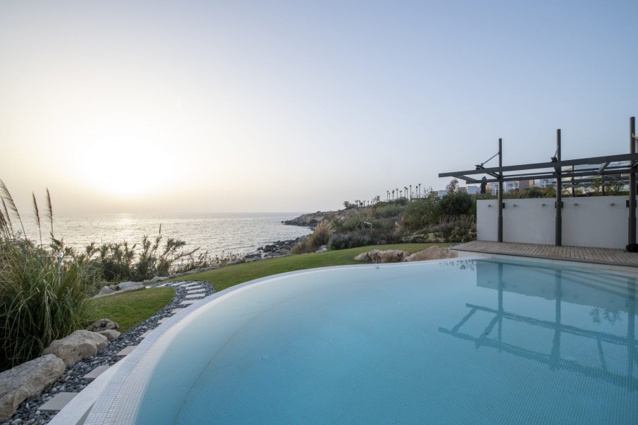 716094-villas-houses-in-chloraka_full