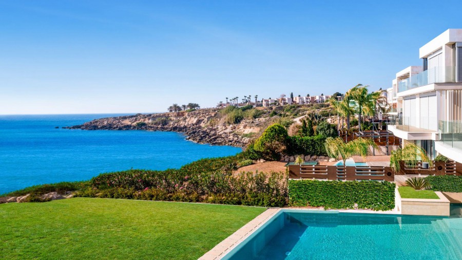 716096-villas-houses-in-chloraka_full