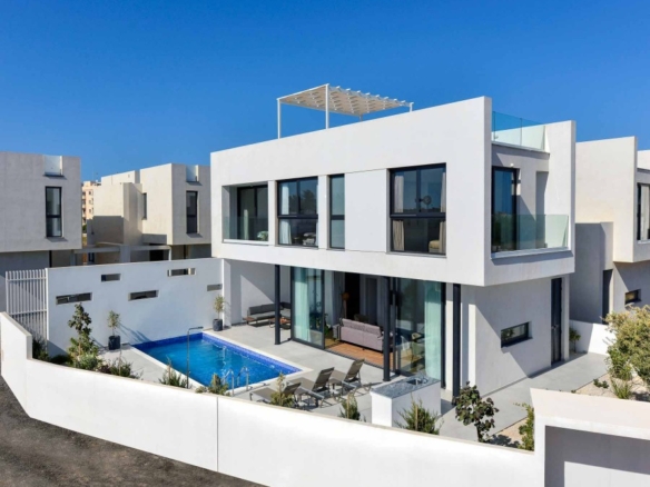 722311 detached villa for sale in pernera full