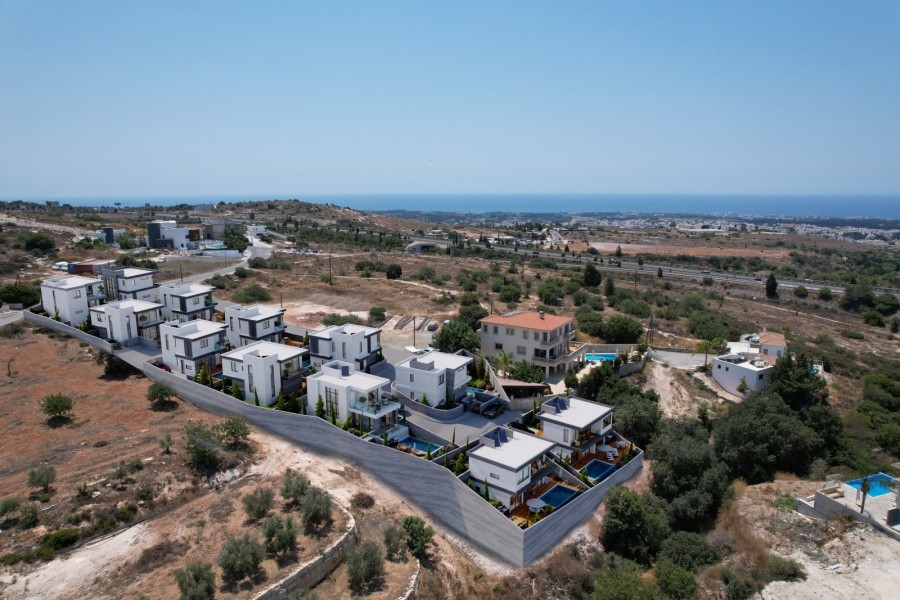 724722-detached-villa-for-sale-in-select-location_full