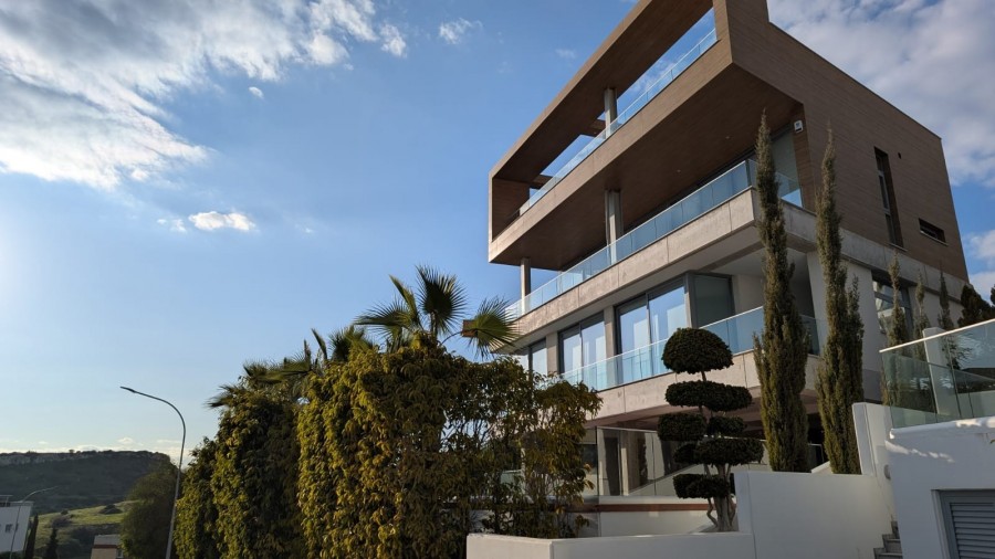 733756-detached-villa-for-sale-in-select-location_full