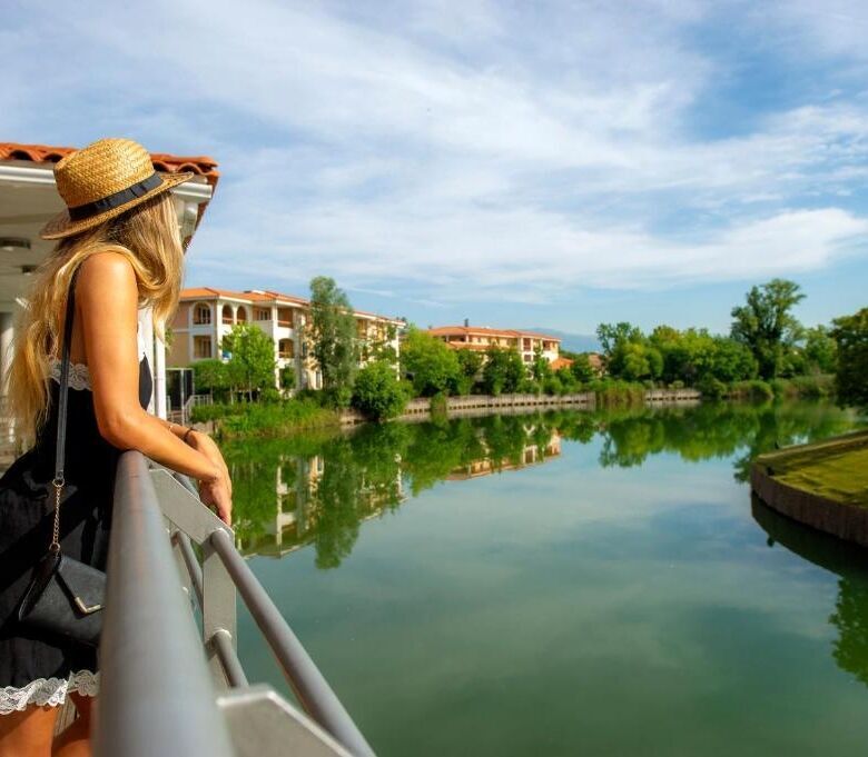 Elegant 1-bedroom apartment for sale in Le Petit Lac, Mandelieu La Napoule, Cannes, with scenic lake.