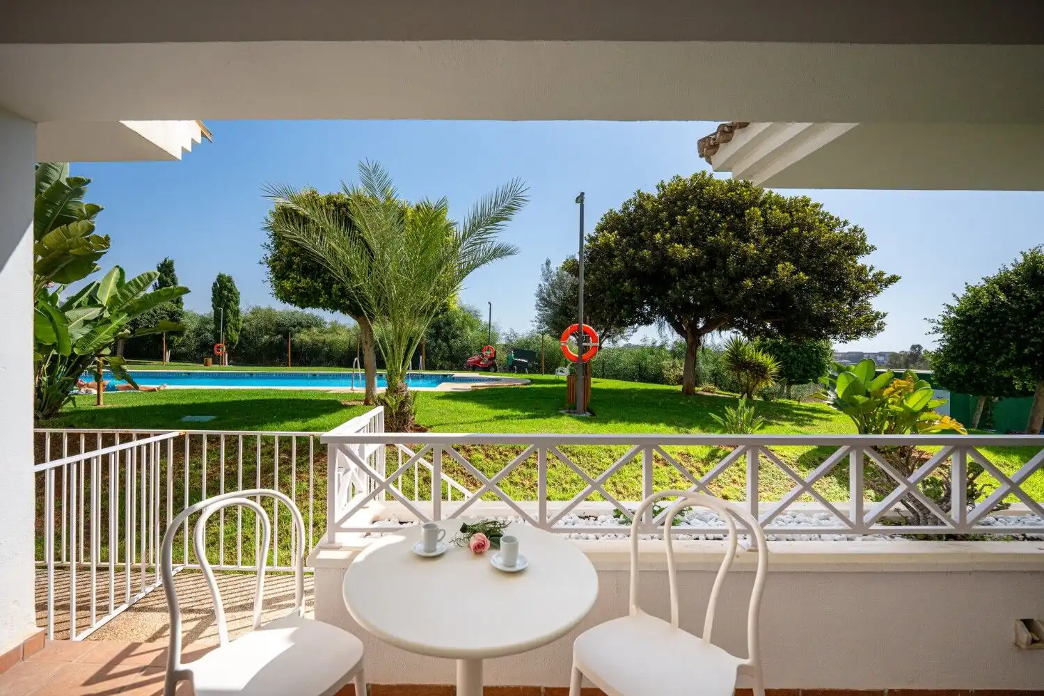 Beautifully renovated apartment overlooking lush gardens and pool in Marbella East. Perfect for rela.
