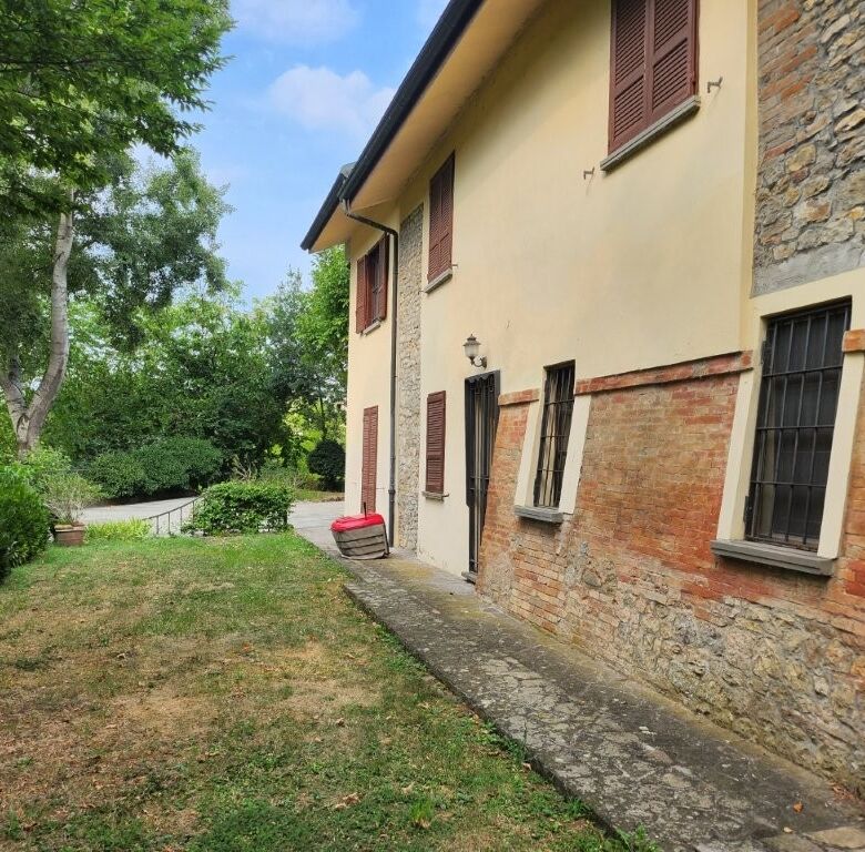 Charming country villa with five bedrooms in Salsomaggiore Parma, featuring traditional architecture.