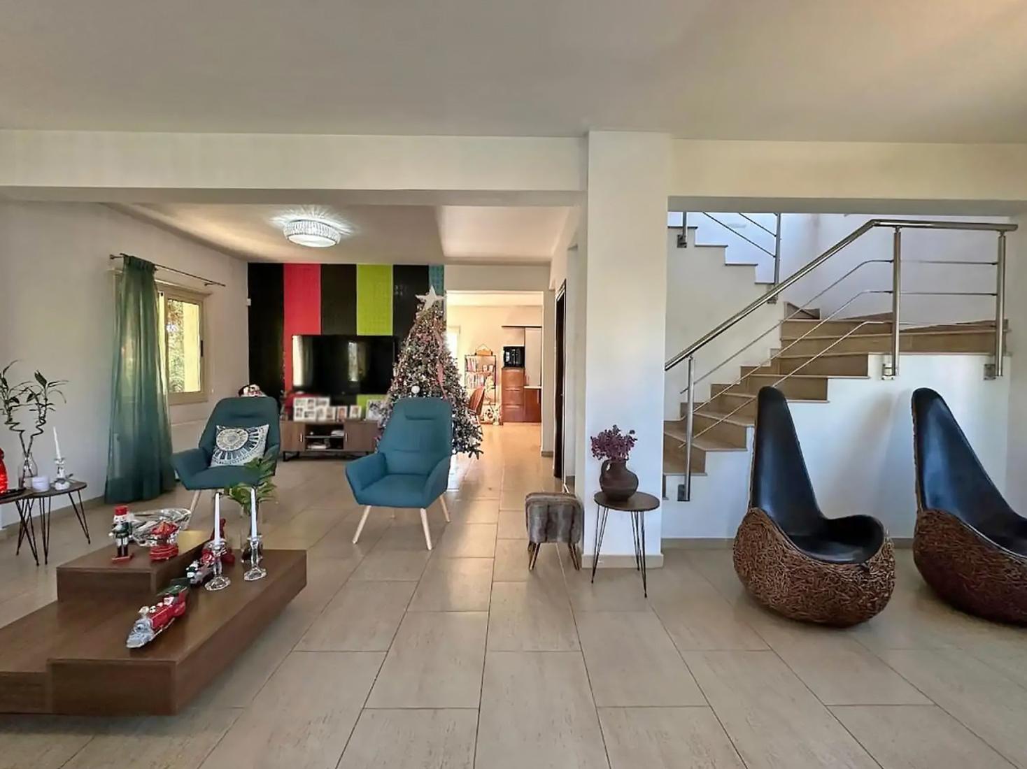 91f5bbaac9bc4afc4700a48ab446f661-copy-large