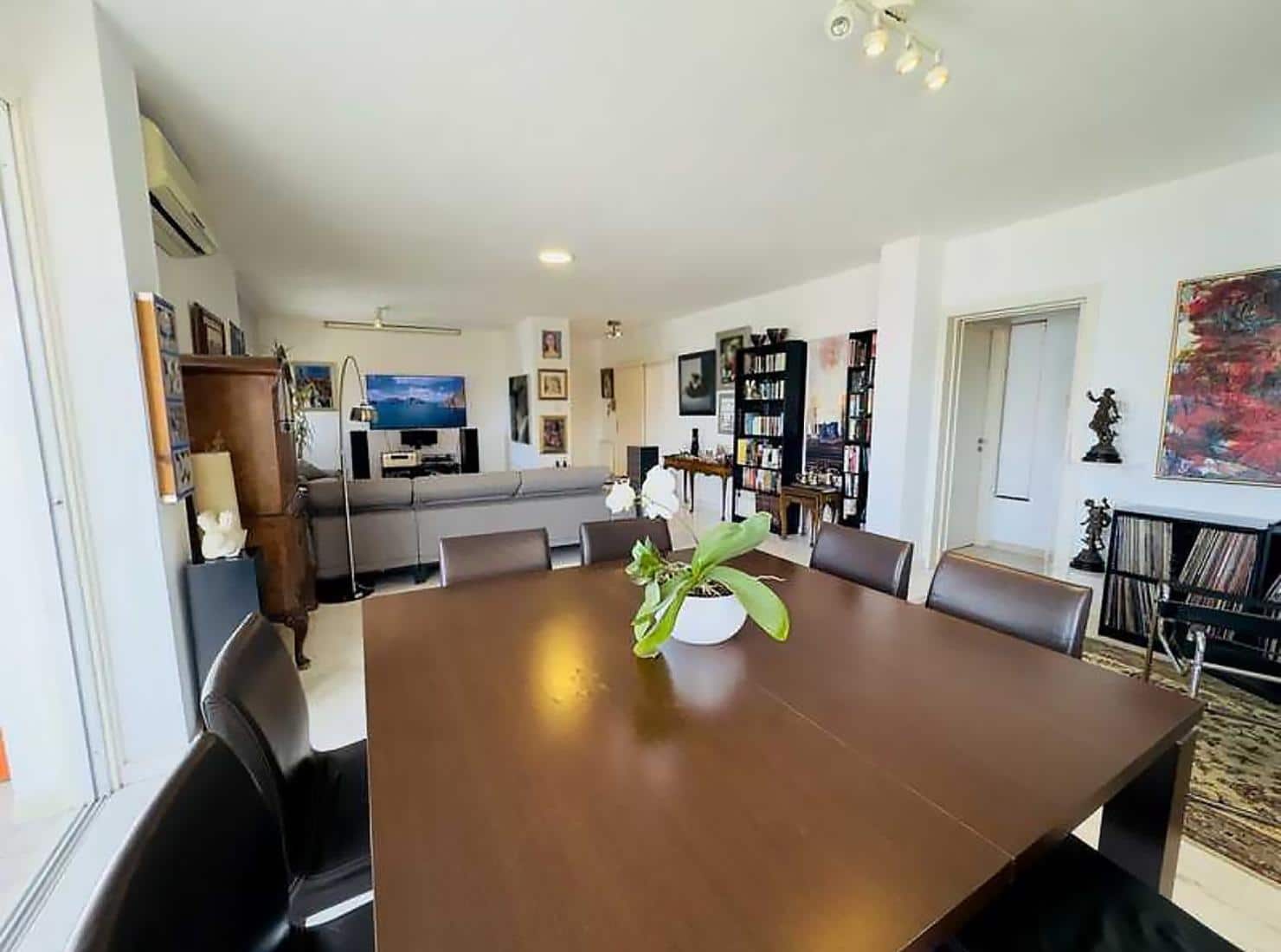 9340c194-259c-46b4-ae96-193df8151f78-copy-large