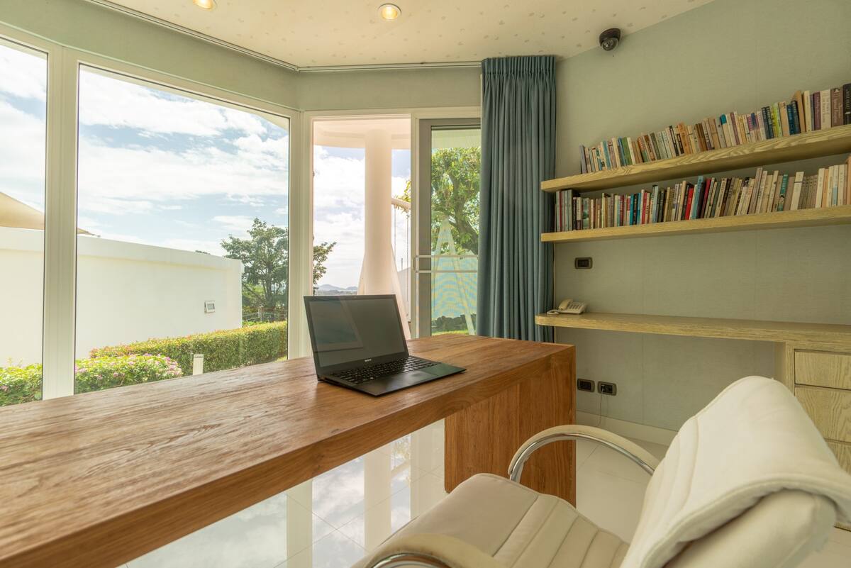 9922f49a-cb2b-4d5c-aaf8-eddad3ccd1b1