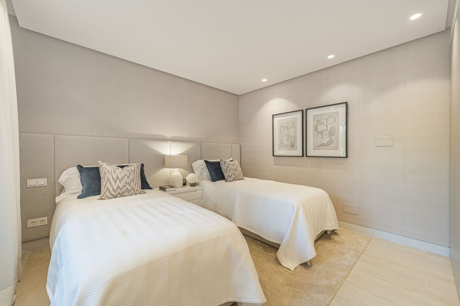 9f8f2aac-95f7-4f49-b6d4-59a0c8bab264