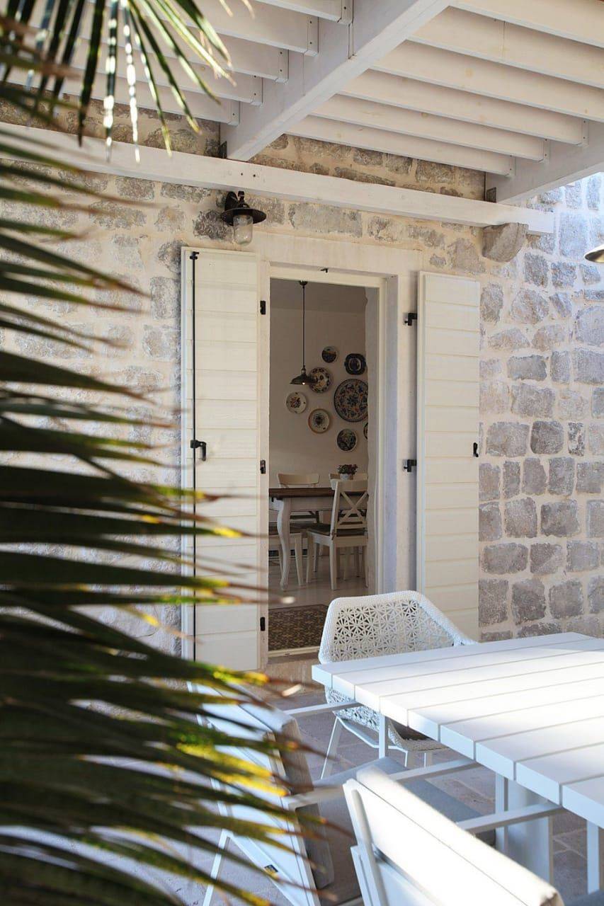 Beautiful-stone-house-for-sale-in-Kotor-MOntenegro-4-1