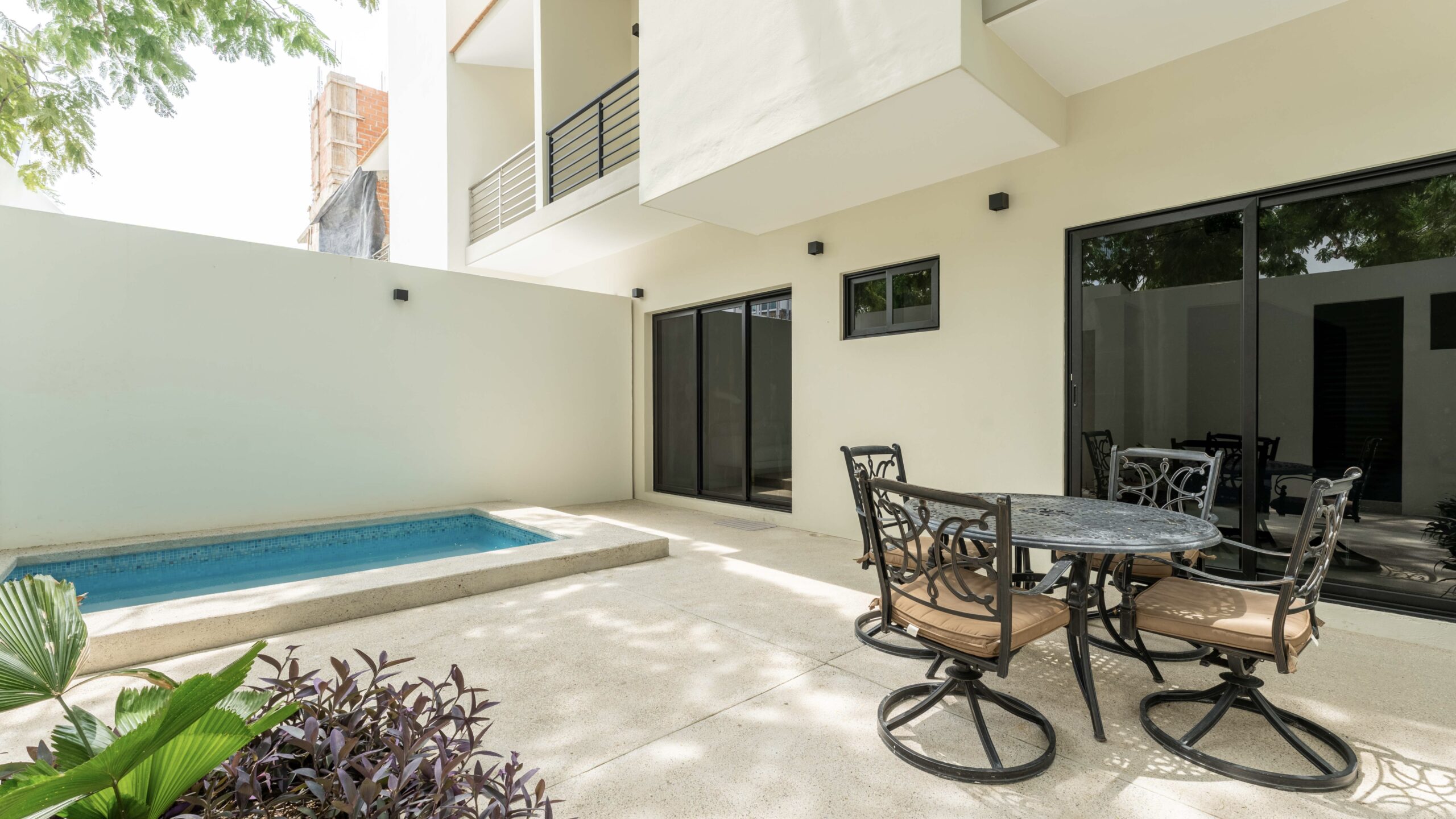 Delonix-Showroom-18-scaled-1